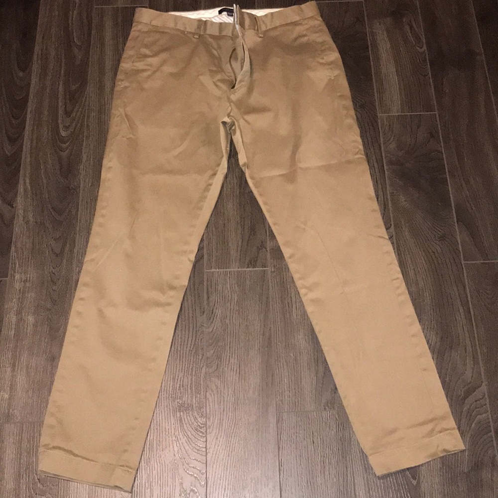 Like new Fulton Skinny Chinos 35W 32L